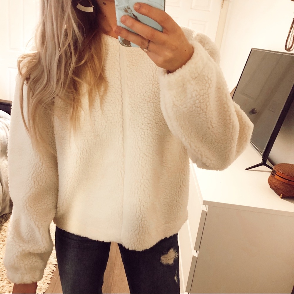Prologue Sherpa Size Medium Crew Neck Sweater